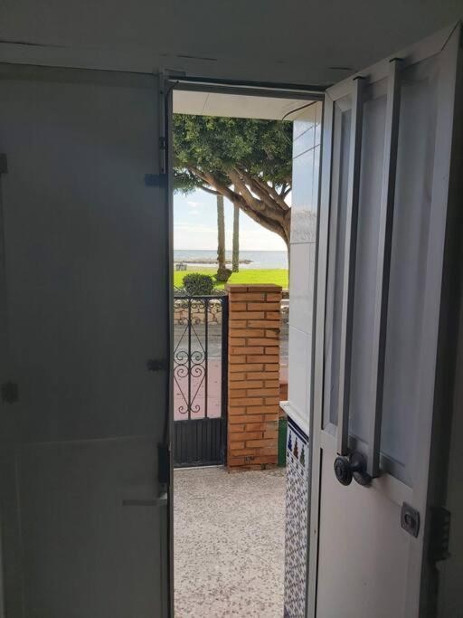 Beachfront House マラガ エクステリア 写真